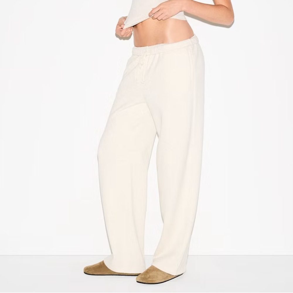 SKIMS NWT Oatmeal Cotton Fleece Straight Leg Pants